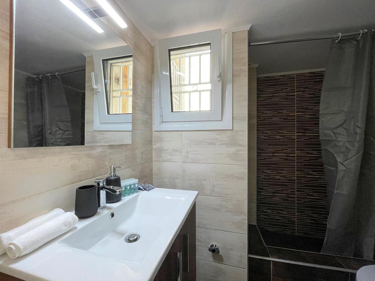 Central&Modern 90sq meters apt. in Athen Exterior foto